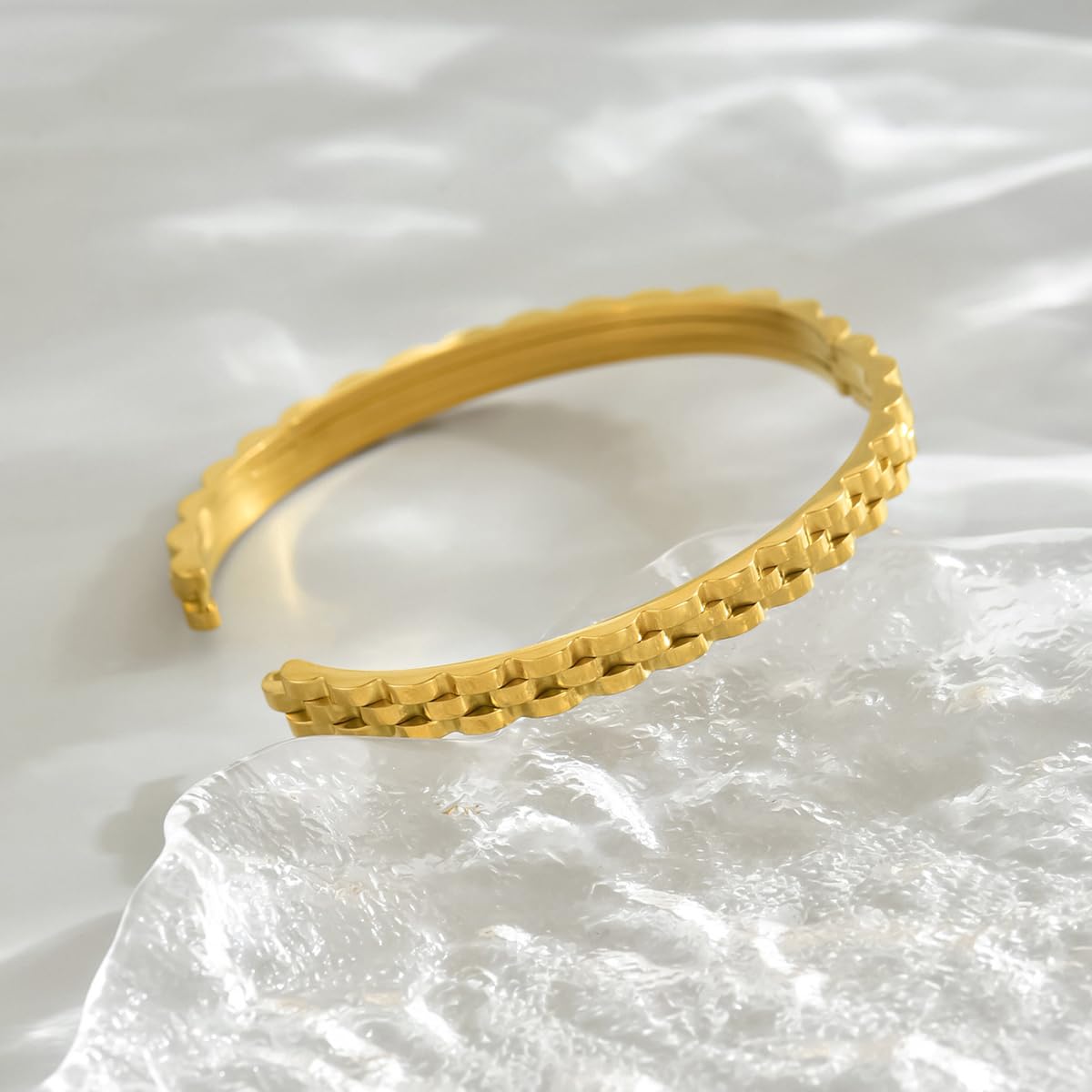 Gold bracelet for Women 18K Gold Plated Bamboo Watch Band Star Labyrinth Bangle Bracelets Dainty Stainless Steel Jewelry Gifts